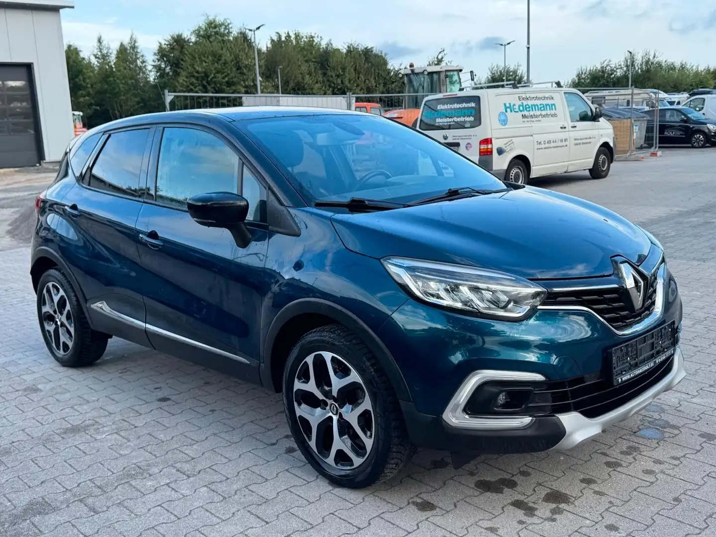 Renault Captur Collection TCE 150 GPF Blau - 1