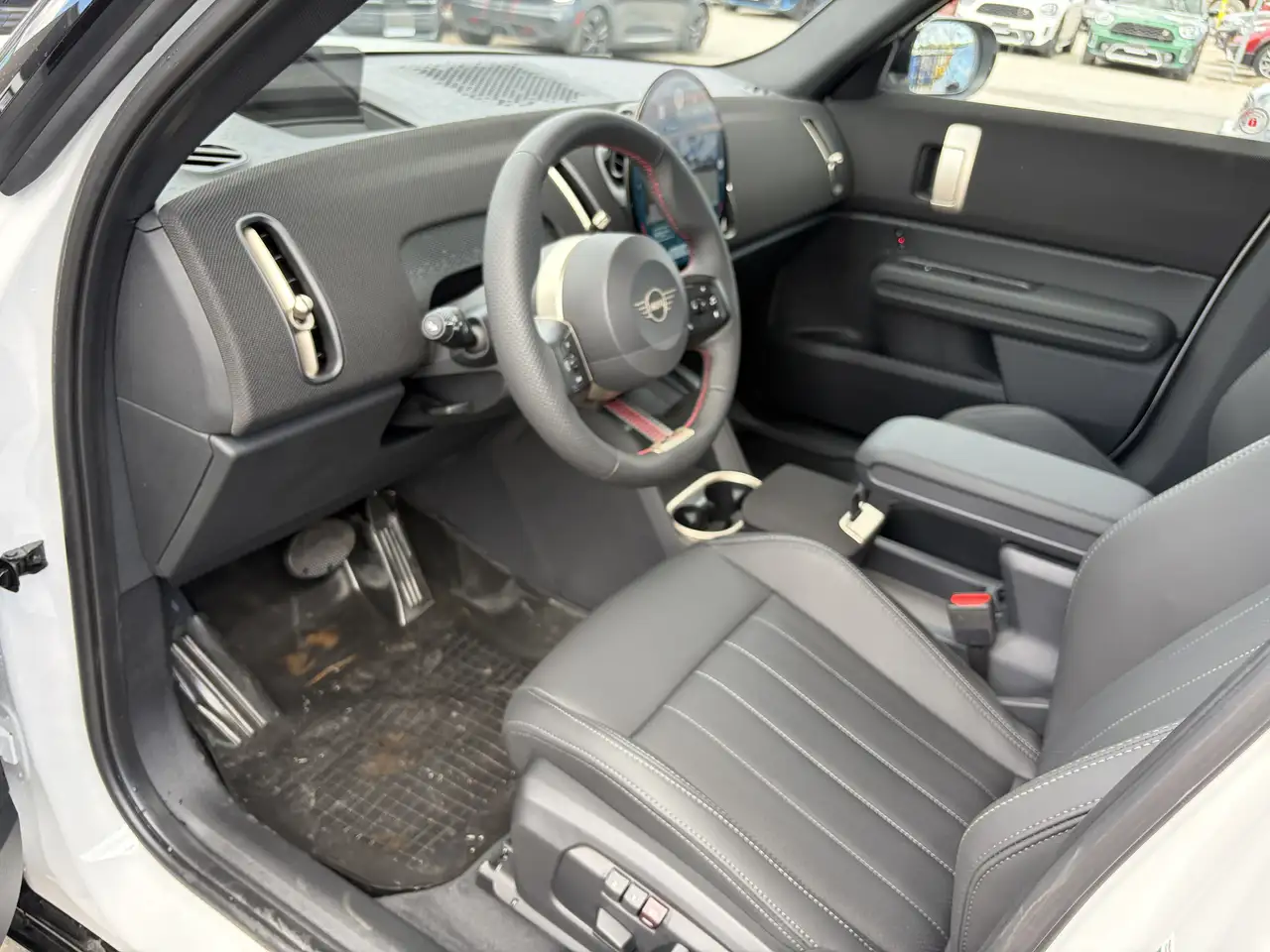 MINI Countryman снимка MINI Countryman