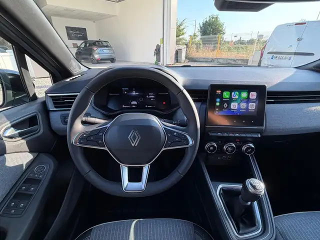 Renault Clio view 11