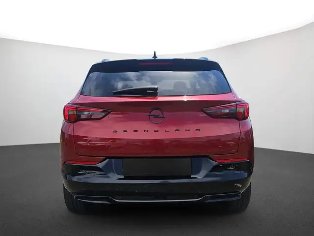 Opel Grandland view 4