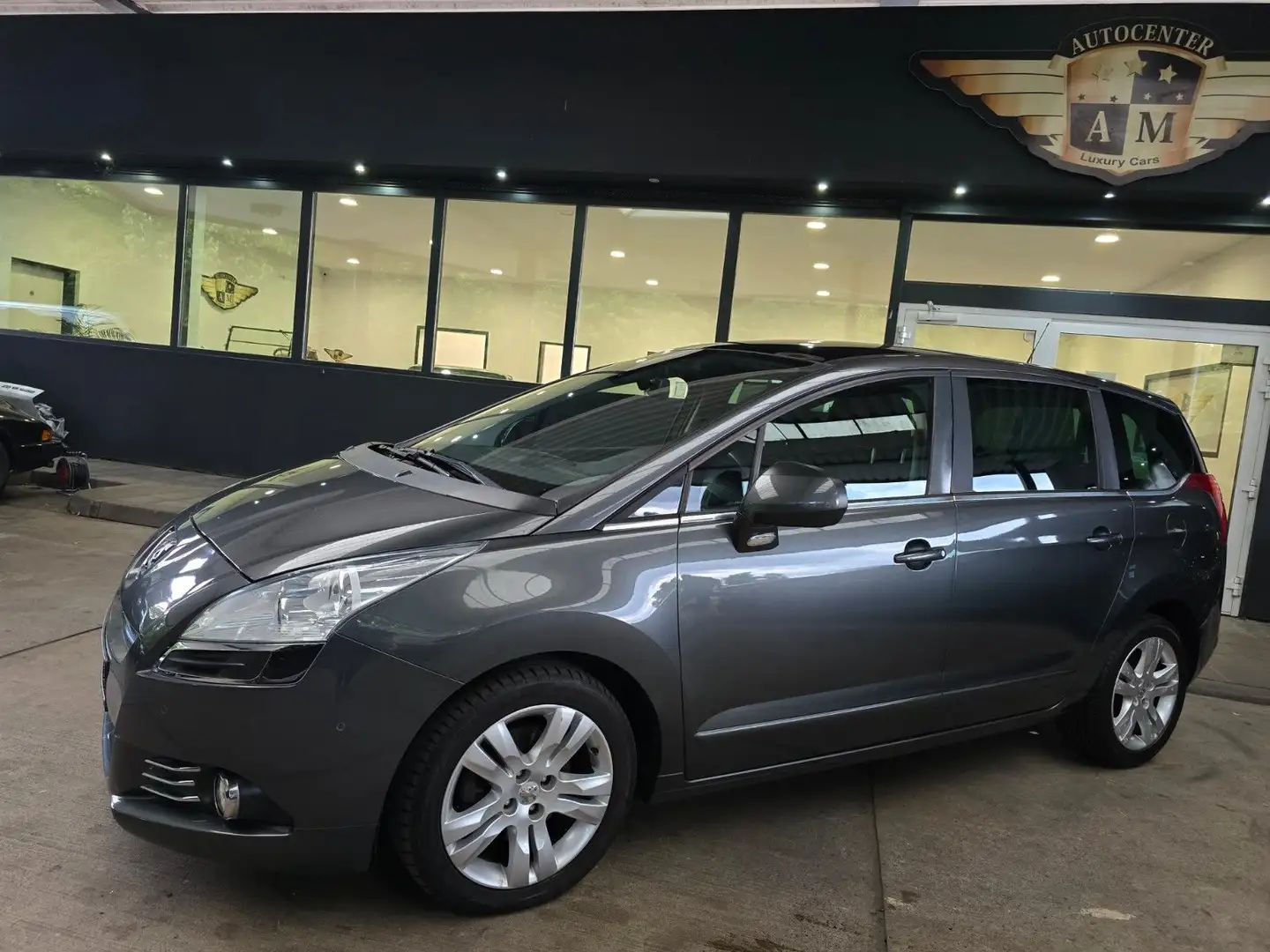 Peugeot 5008 2.0 HDI AUTOMATIK Business-Line PDC/AHK Grau - 2