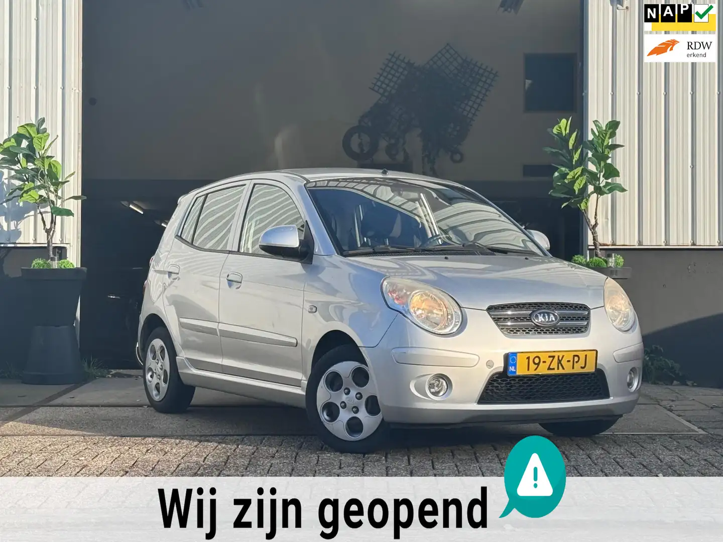 Kia Picanto 1.1 X-tra First Edition AIRCO//ELEK.RAMEN// Grau - 1