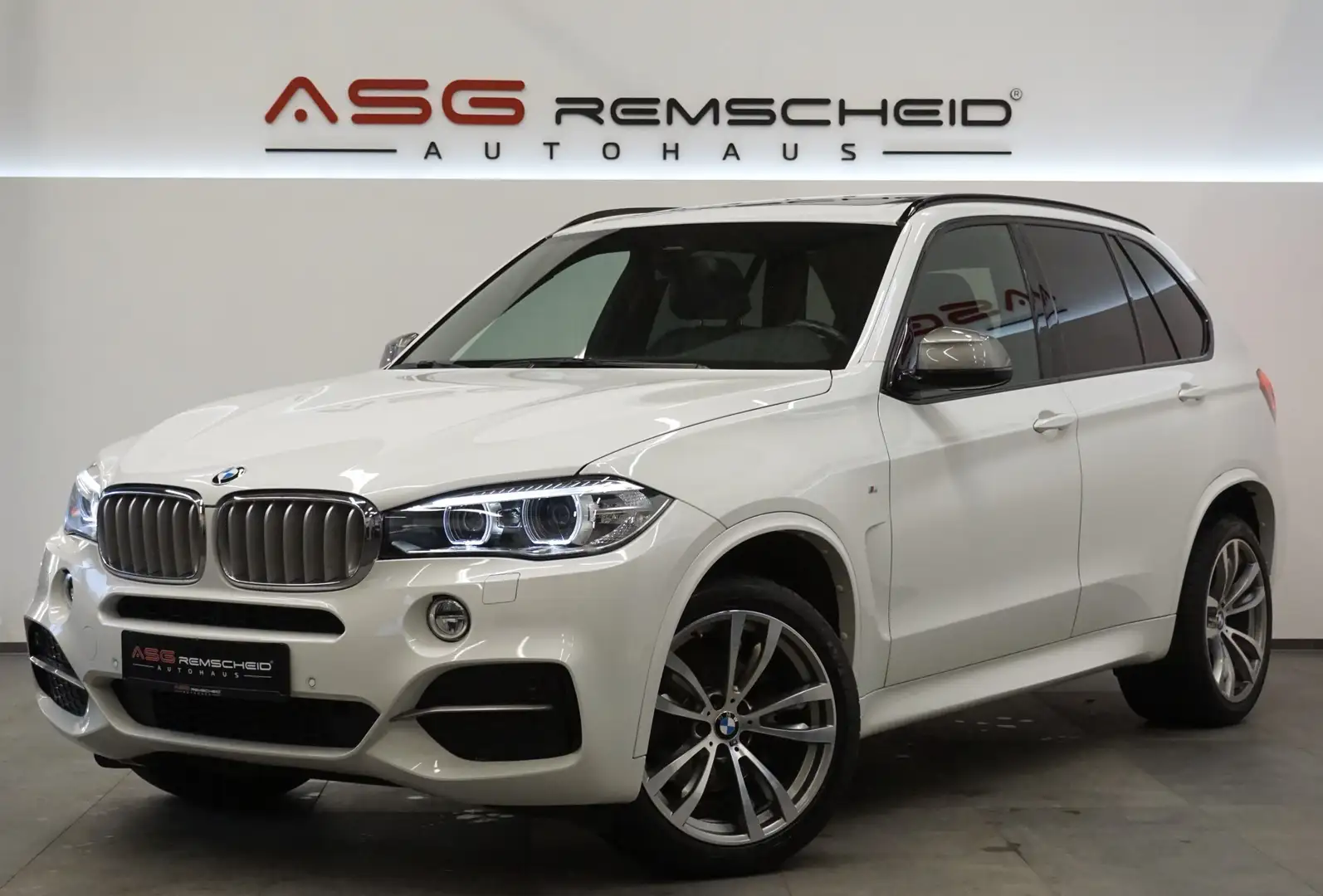 BMW X5 xD 30d M Paket *Nav-Prof *H-UP *Kam *Pano * Weiß - 1