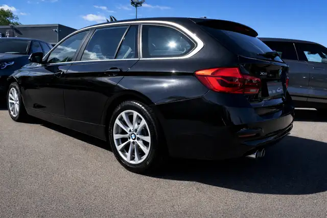 BMW 3 Series view 4