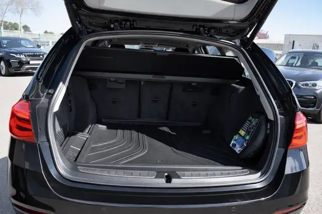 BMW 3 Series view 11