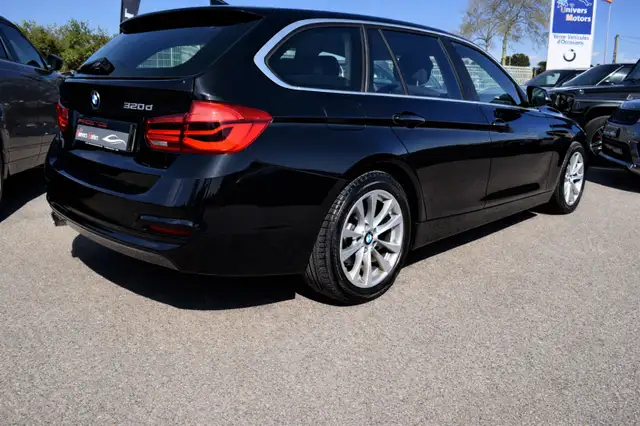 BMW 3 Series view 6