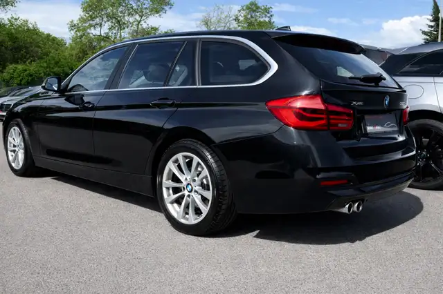 BMW 3 Series view 15