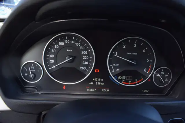 BMW 3 Series view 3