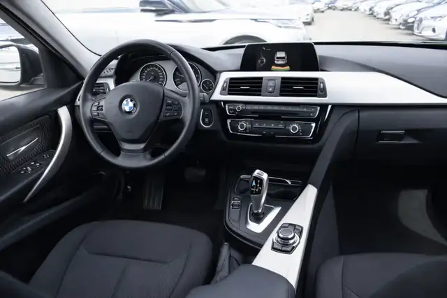 BMW 3 Series view 2