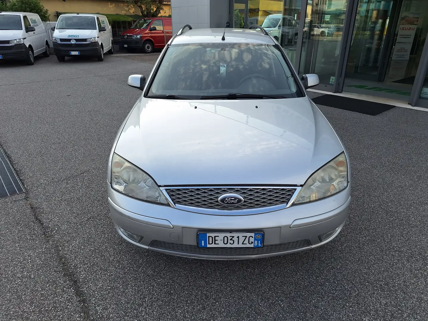 Ford Mondeo SW 2.0 tdci Ghia 130cv 6m FL Gancio Traino Ezüst - 2