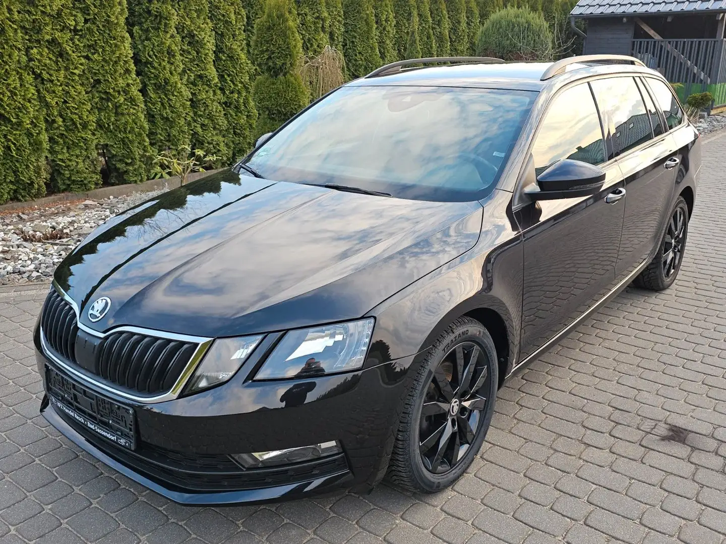 Skoda Octavia Combi Ambition Černá - 1