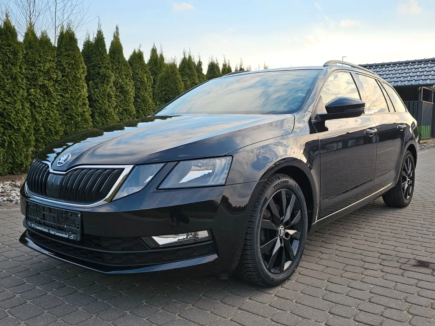 Skoda Octavia Combi Ambition Černá - 2