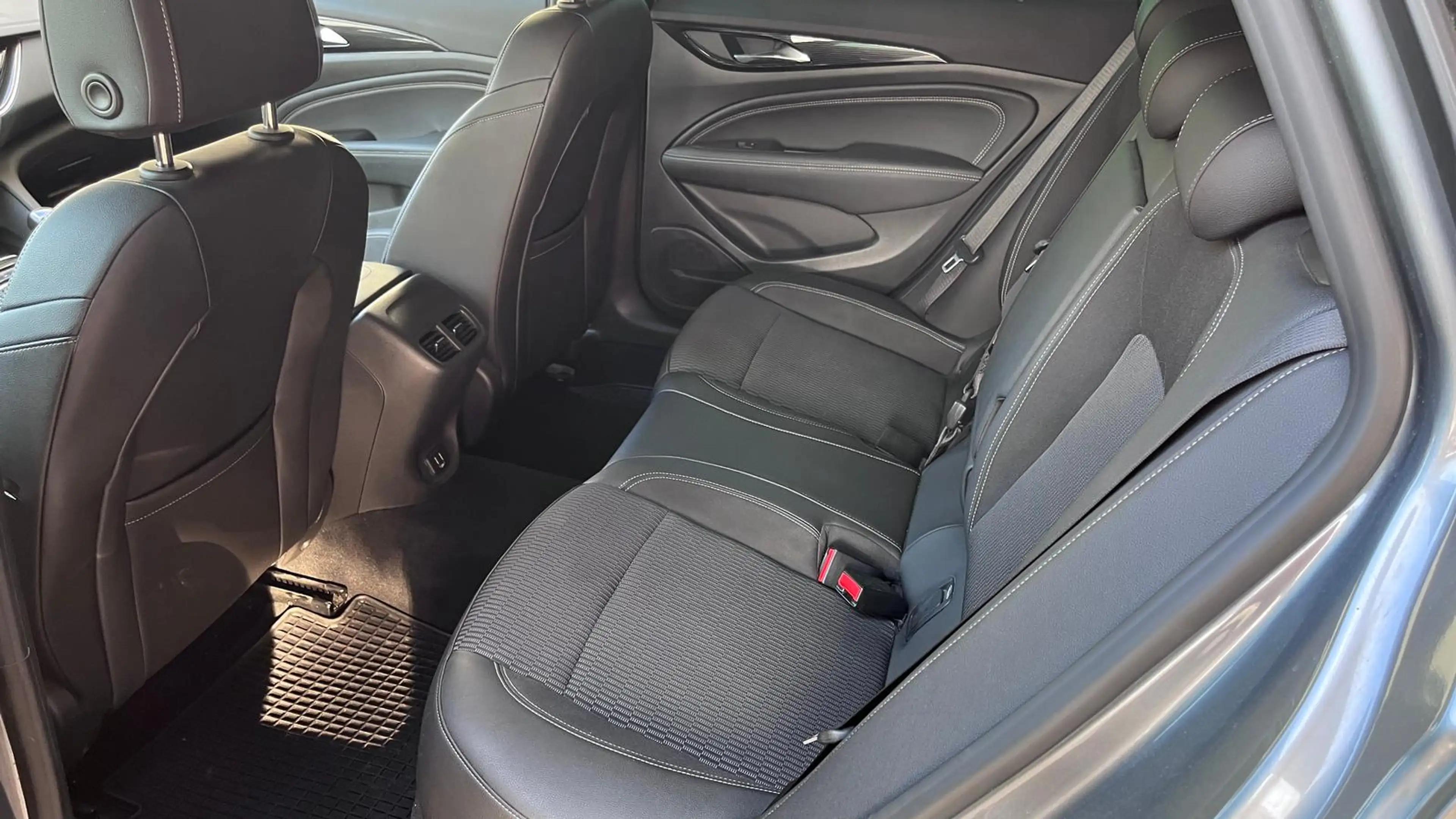Opel Insignia Innovation 2.0*LED*RFK*KEYLESS*EL.HECK* — photo 3