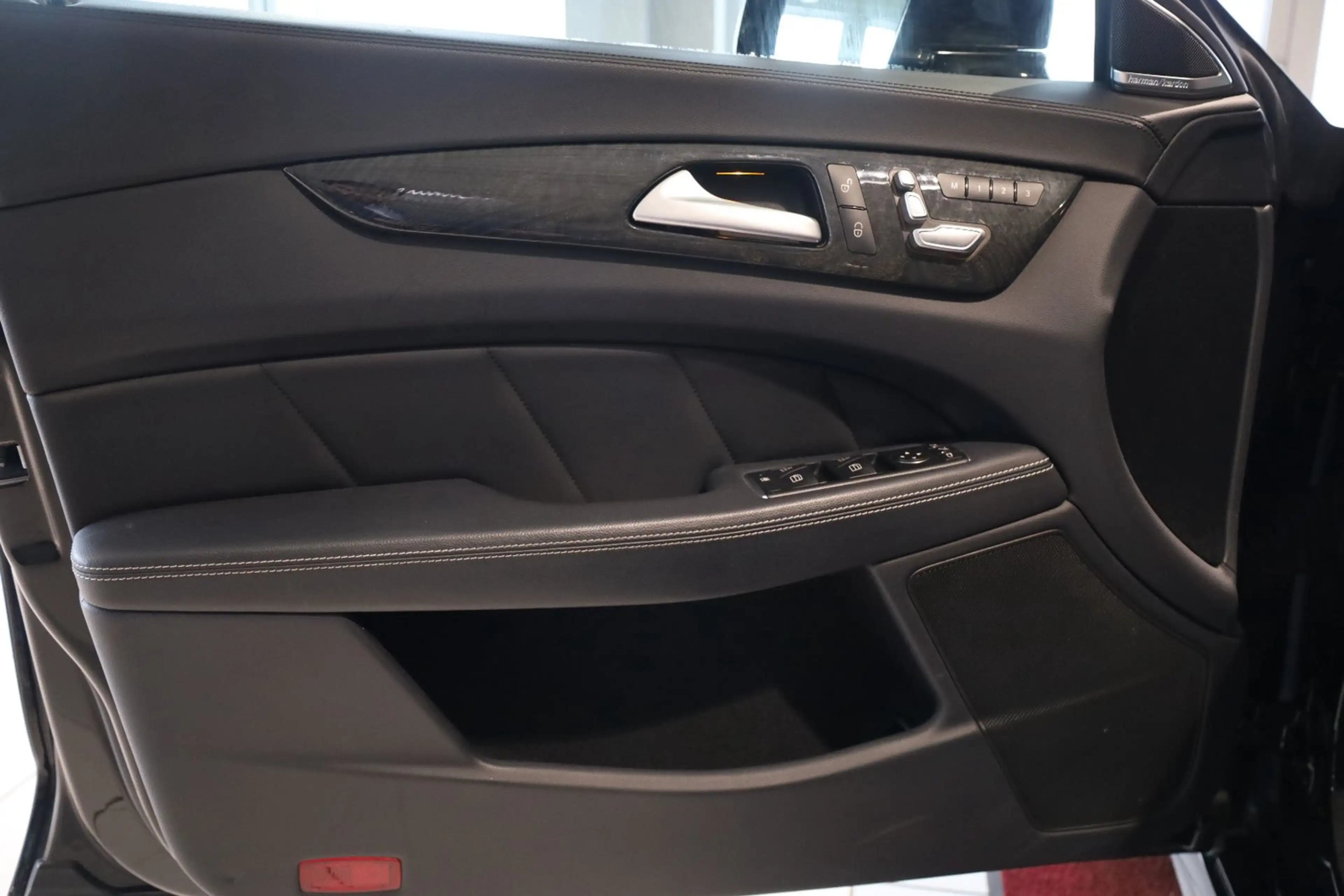 Mercedes-Benz CLS 350 d 4Matic Sport-Paket* AMG-Line — photo 13