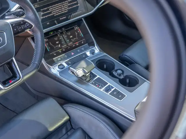 Audi A6 view 12