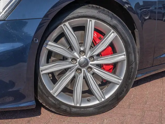 Audi A6 view 17