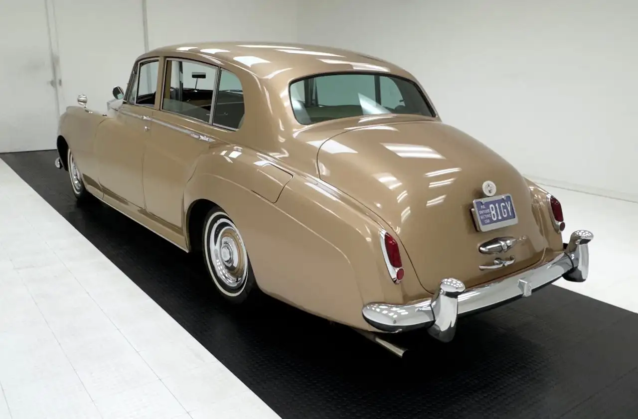 Rolls-Royce Phantom II LWB Saloon, foto 3