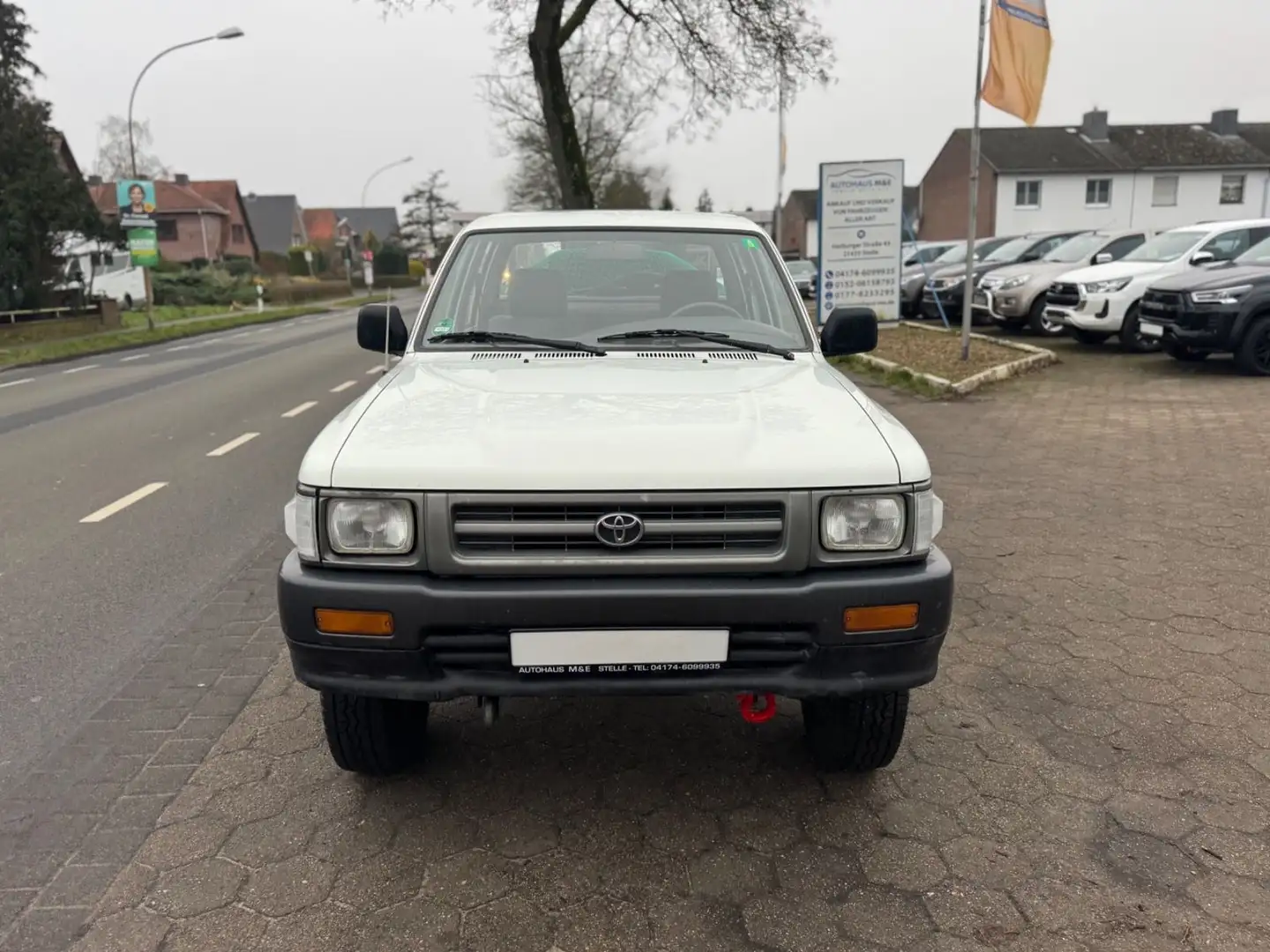 Toyota Hilux 4WD 2.4 Benzin DoubleCab*HU11/26*Schalter* Alb - 2