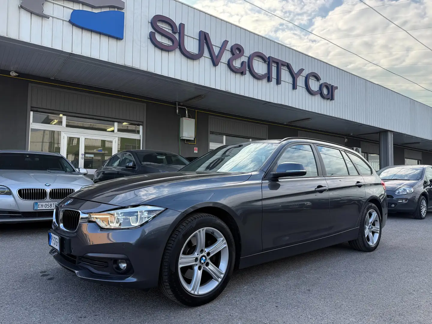 BMW 320 Serie 3  Touring 320d Touring xdrive Grigio - 1