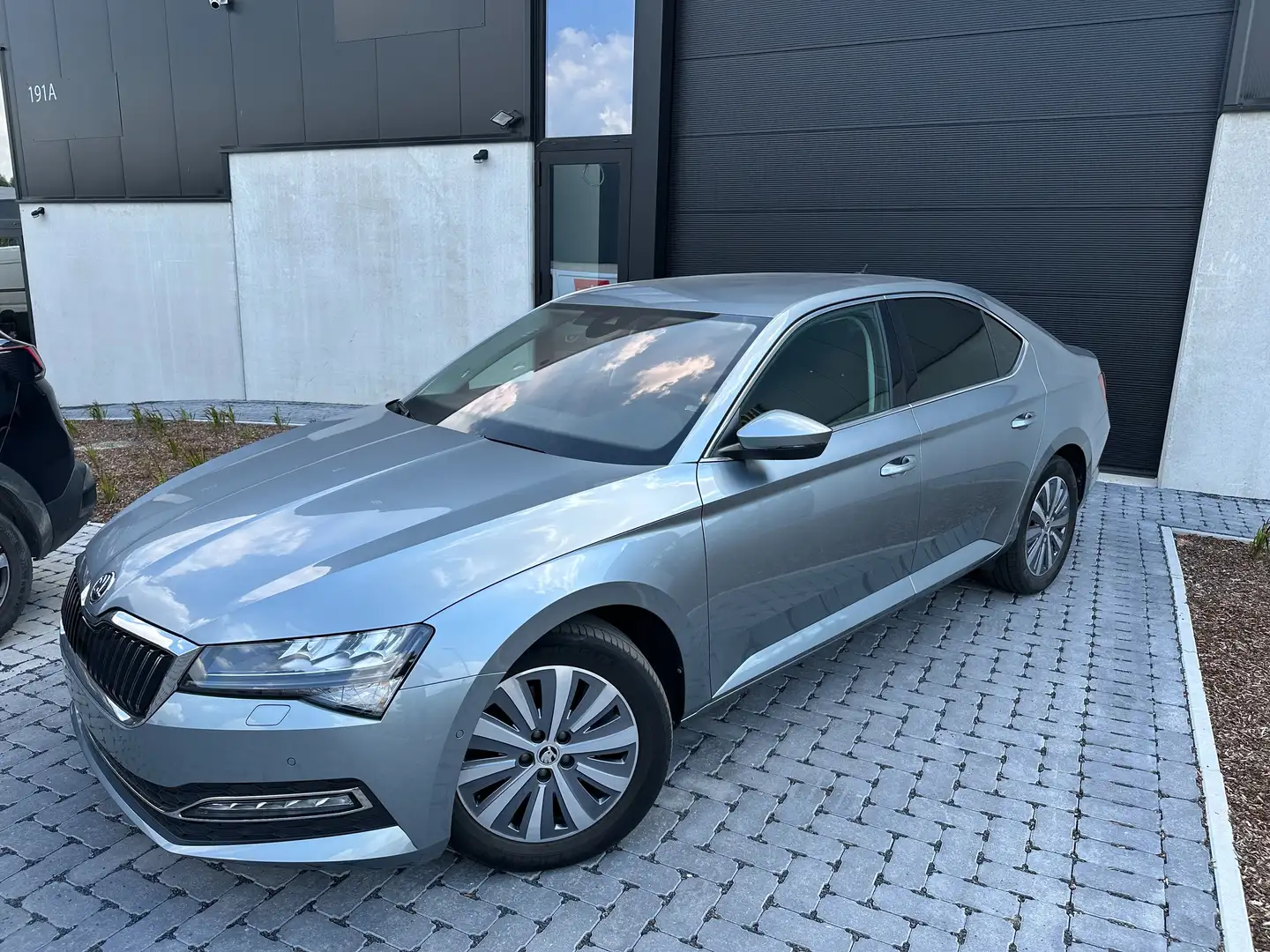 Skoda Superb 1.5 TSI ACT Style DSG - CarPlay Camera Navi Zilver - 2
