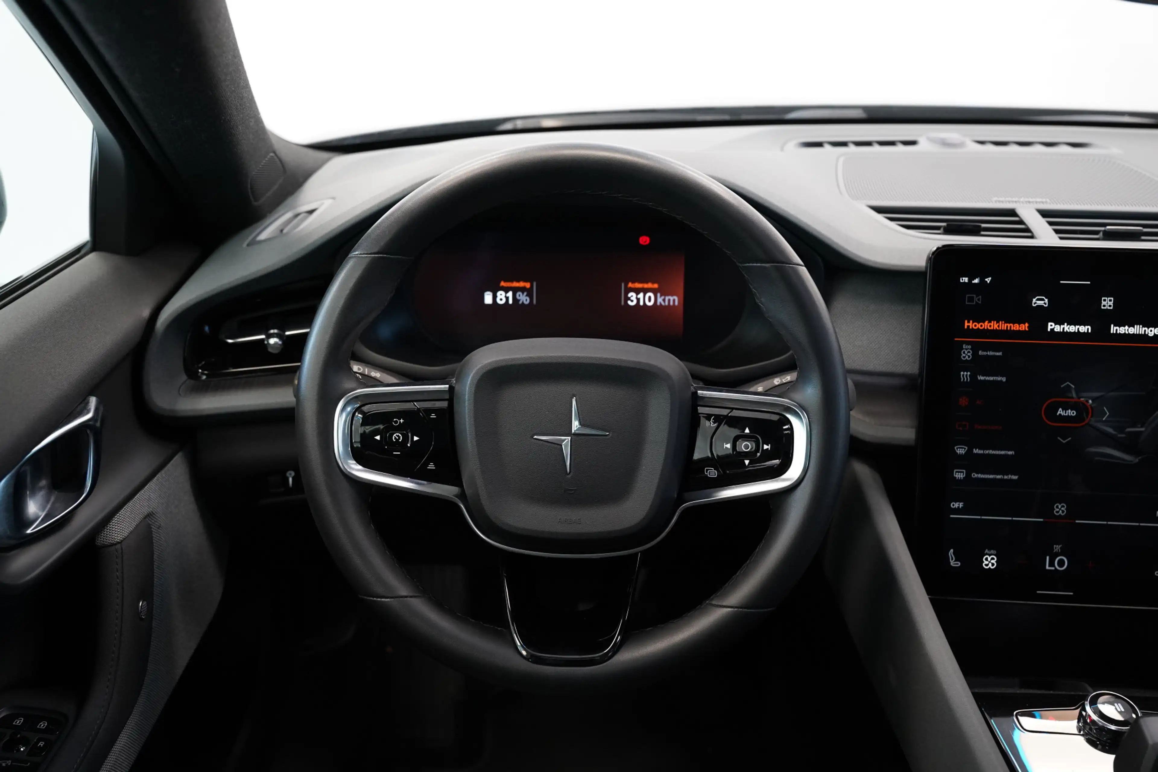 Polestar 2 Long Range Dual Motor Launch Edition 78kWh Perform — photo 8
