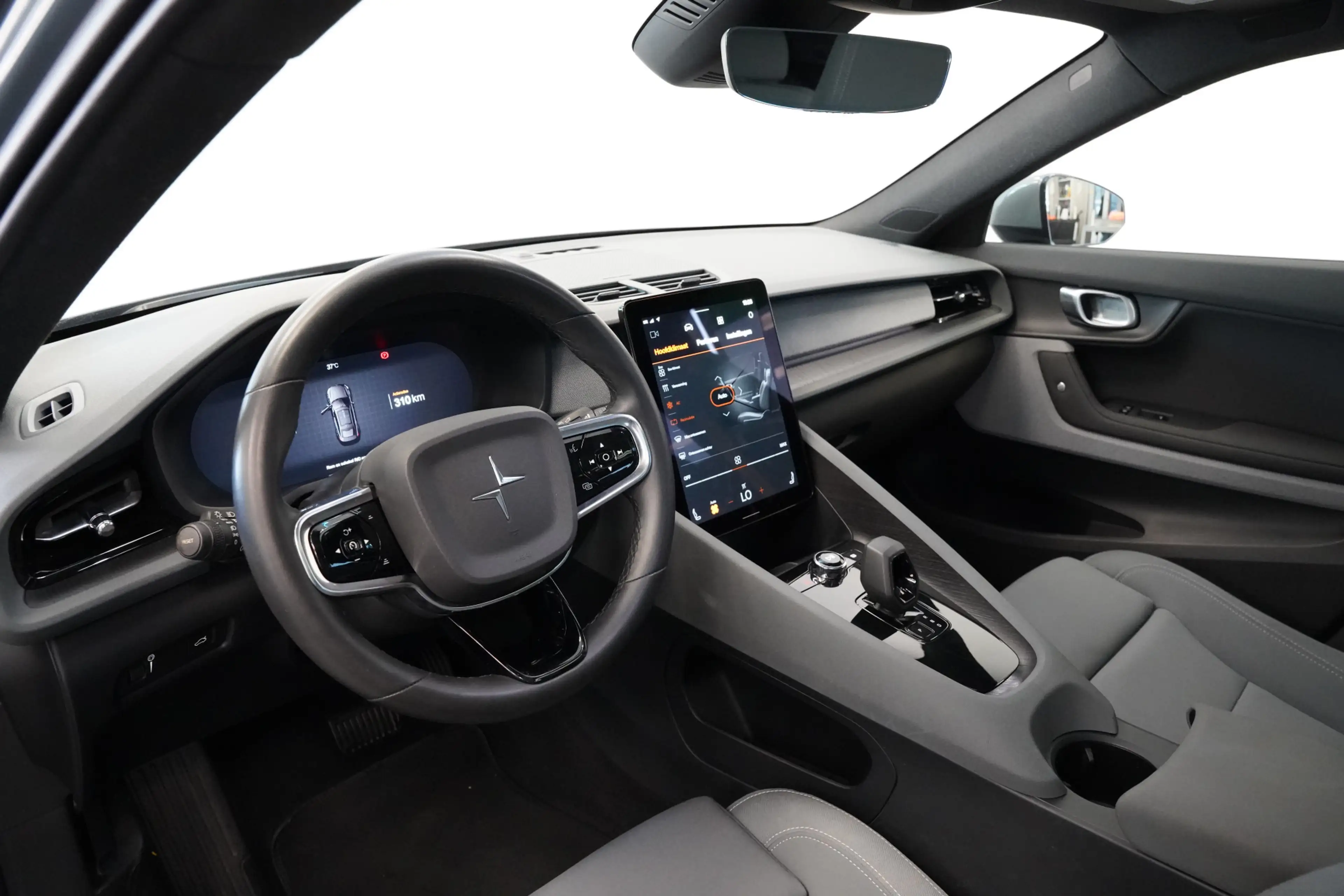 Polestar 2 Long Range Dual Motor Launch Edition 78kWh Perform — photo 6