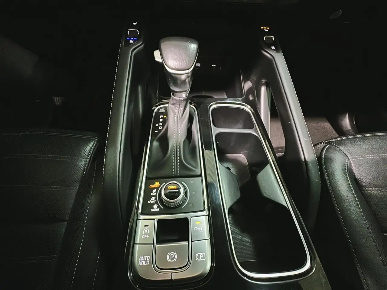 Kia Telluride снимка Kia Telluride