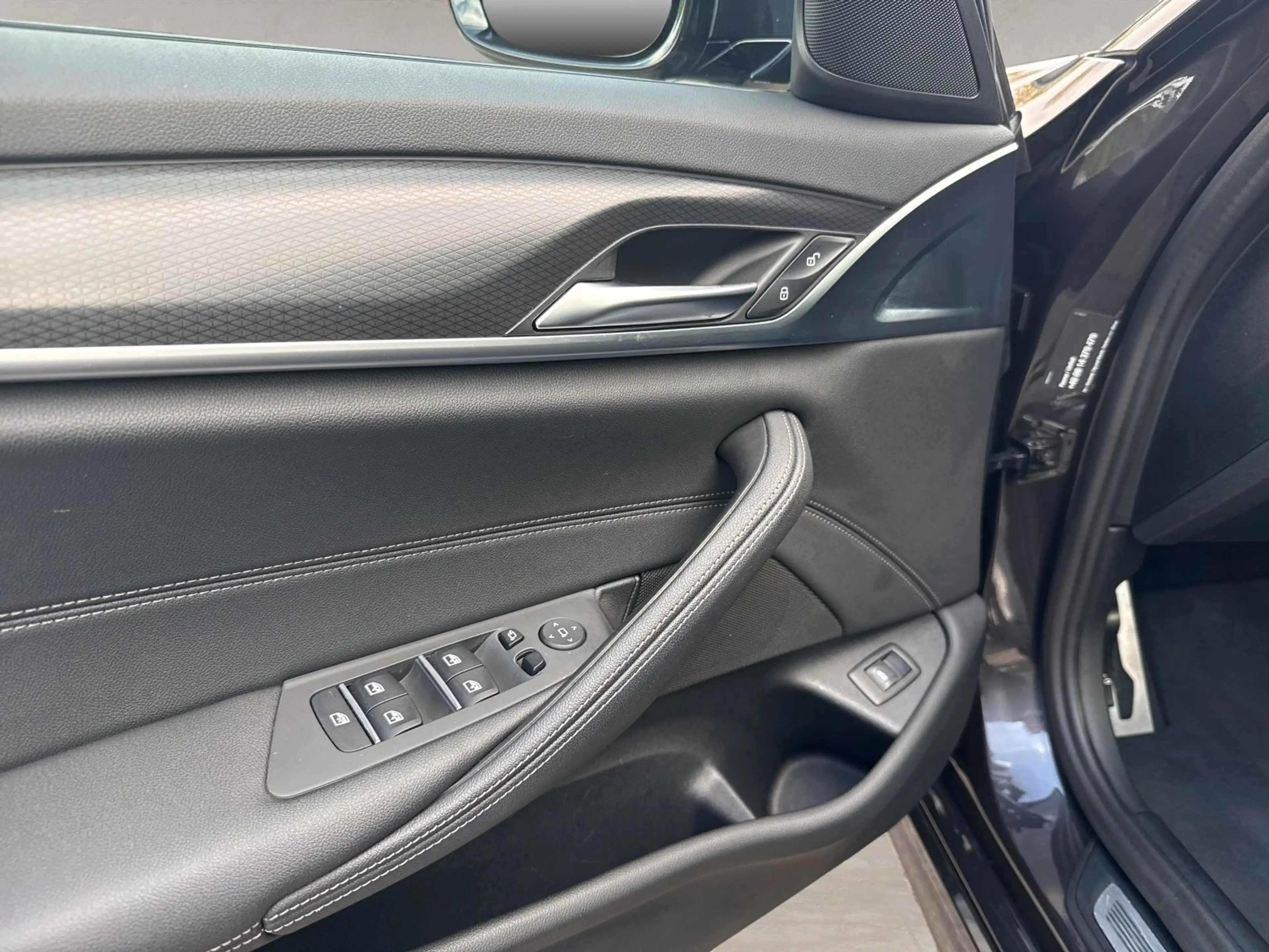 BMW 530 i xDrive Touring M Sport + 2Jahre-BPS.-GARANTIE — photo 11