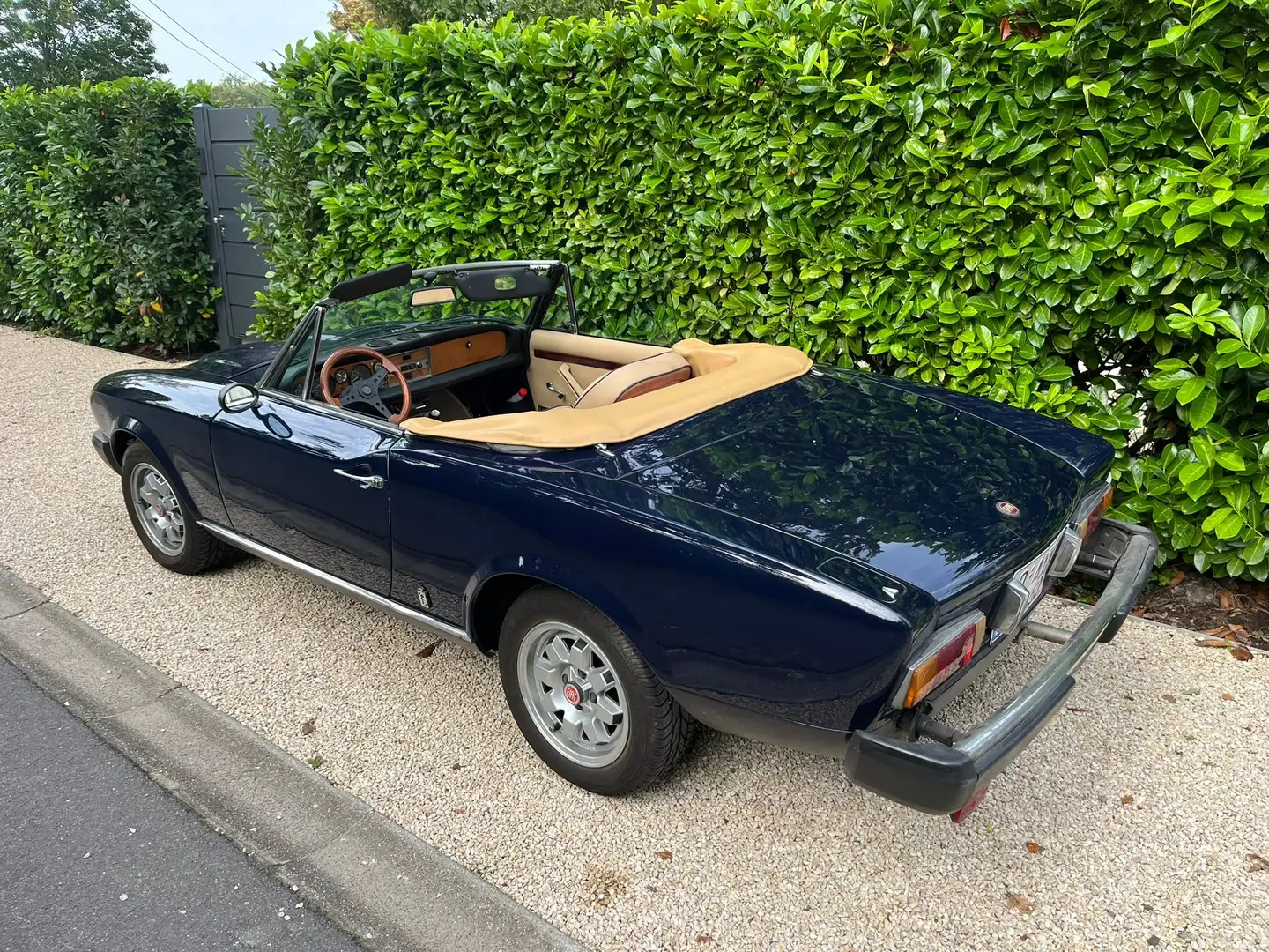 Fiat 124 Spider - 2