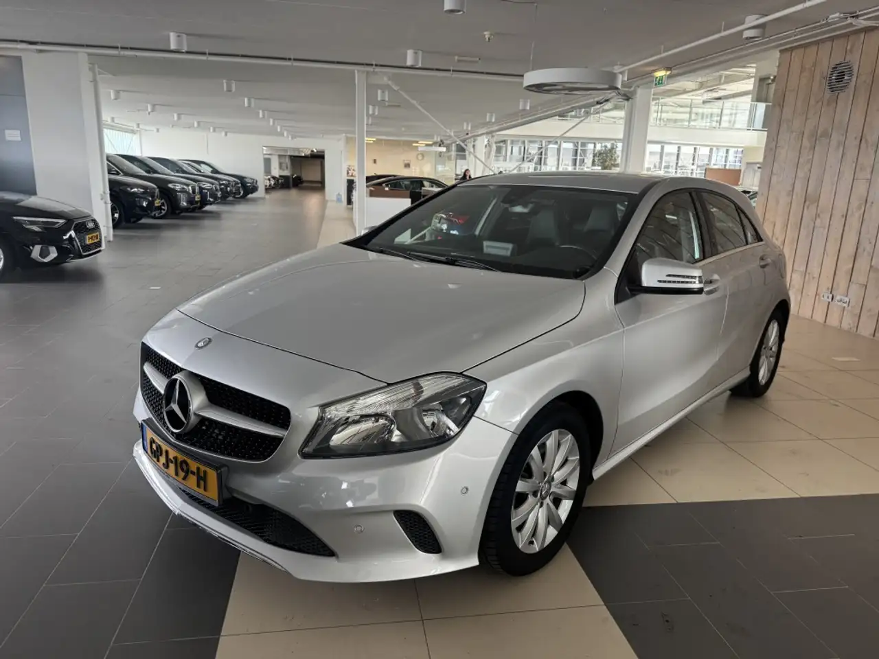Mercedes-Benz A 180