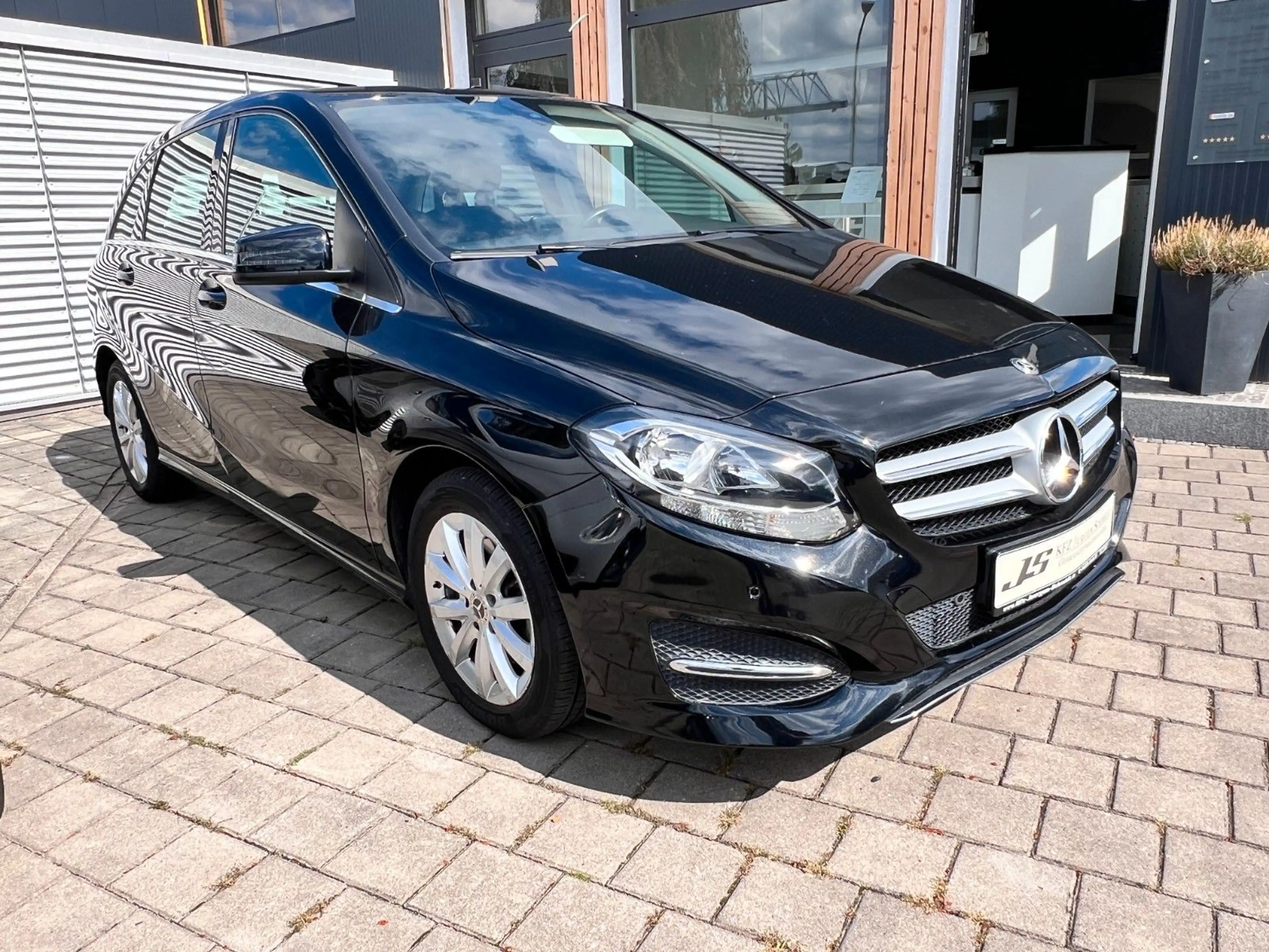 Mercedes-Benz B 180 B Style Keyless Start Navi Garmin Map AHK — photo 3