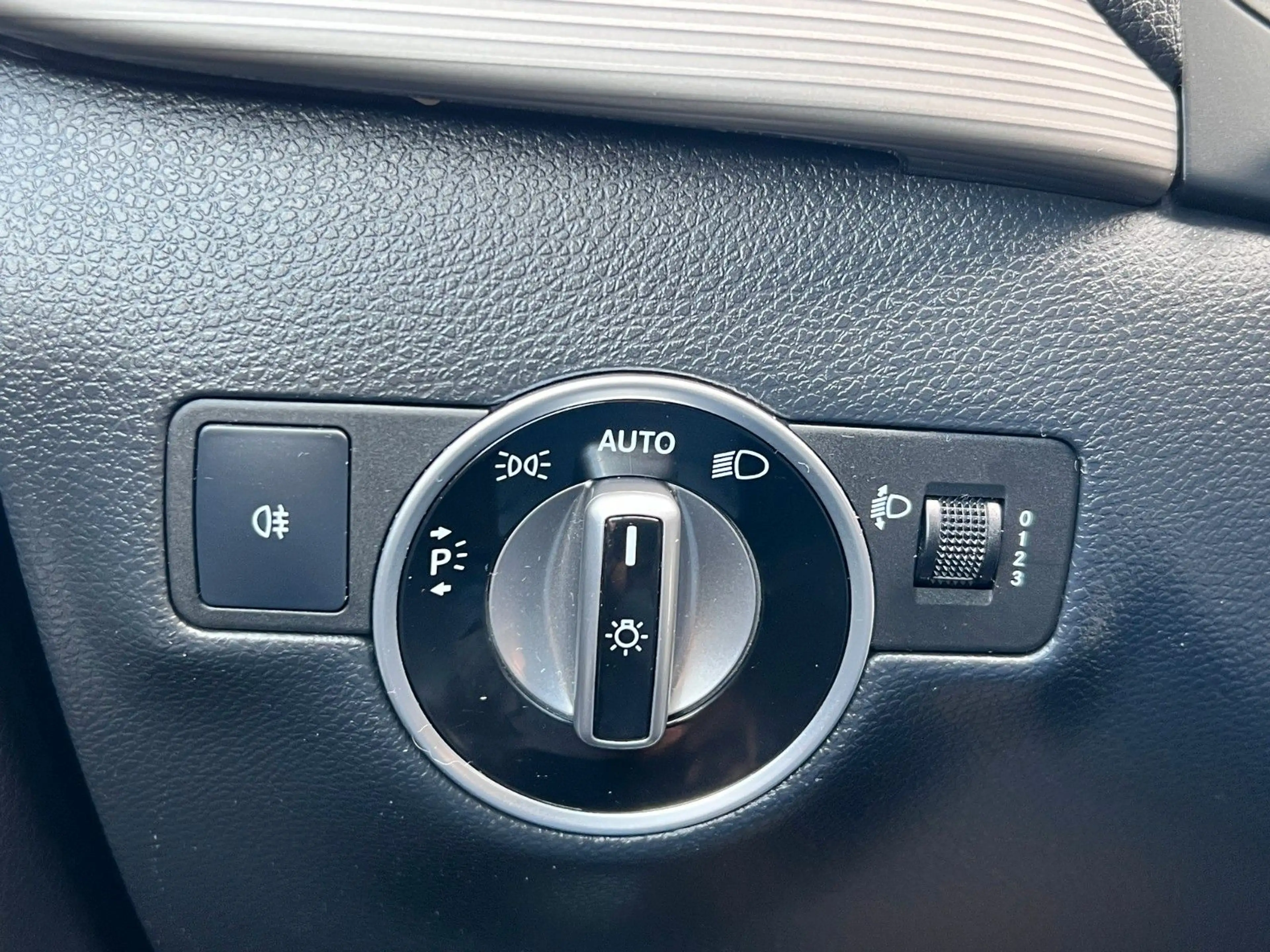 Mercedes-Benz B 180 B Style Keyless Start Navi Garmin Map AHK — photo 9