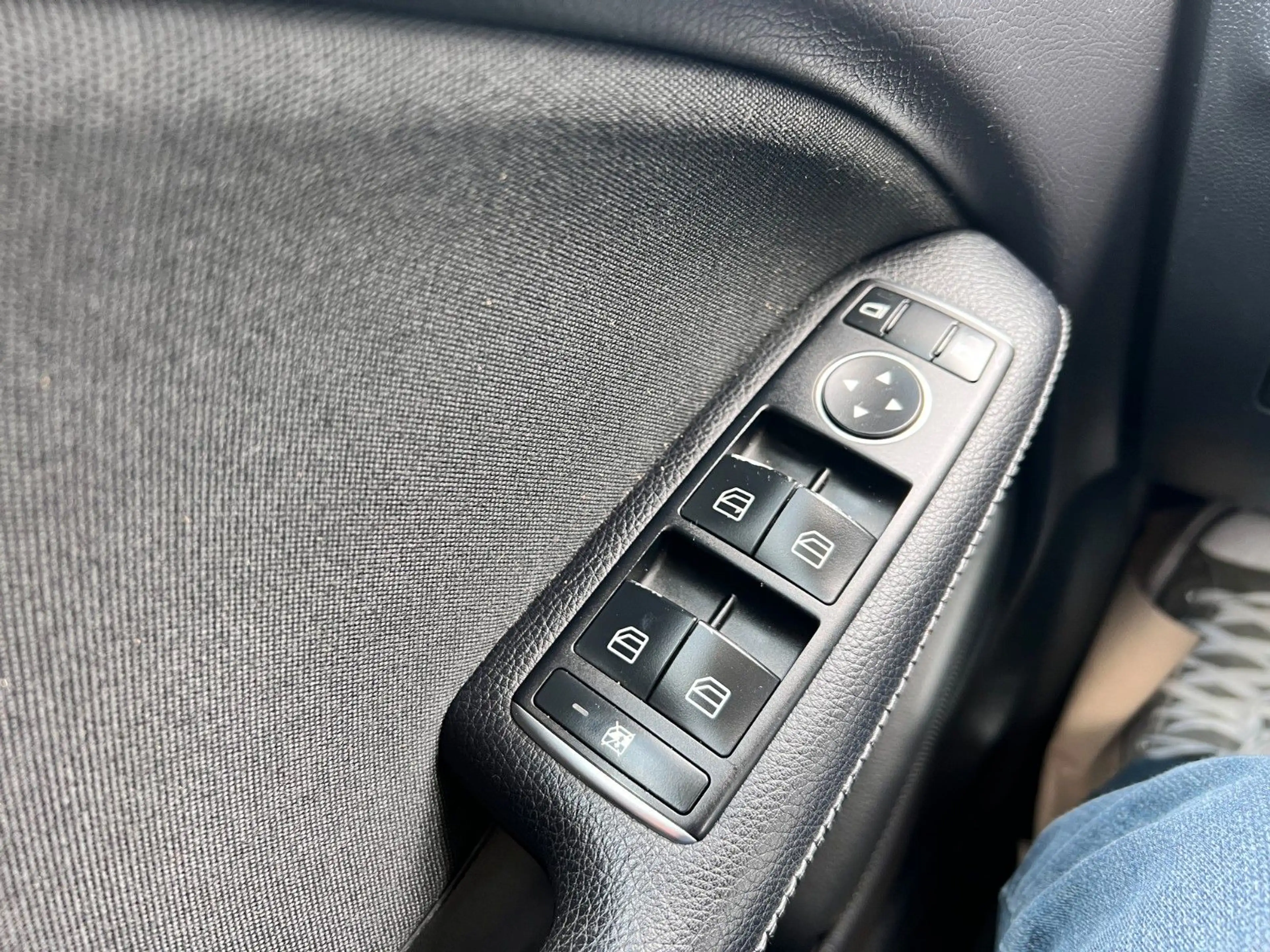 Mercedes-Benz B 180 B Style Keyless Start Navi Garmin Map AHK — photo 8