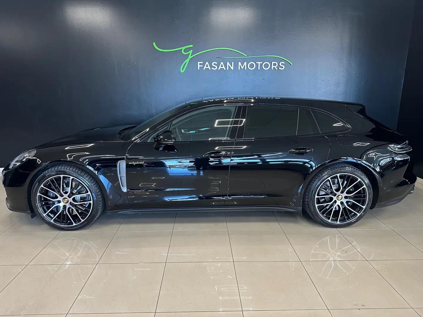 Porsche Panamera Panamera Sport Turismo 2.9 4 e-hybrid Platinum Ed. Чорний - 2