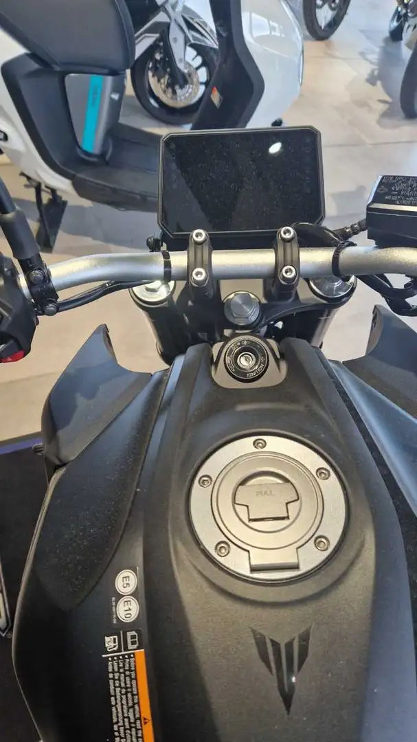 Yamaha MT-07 Schwarz - 2