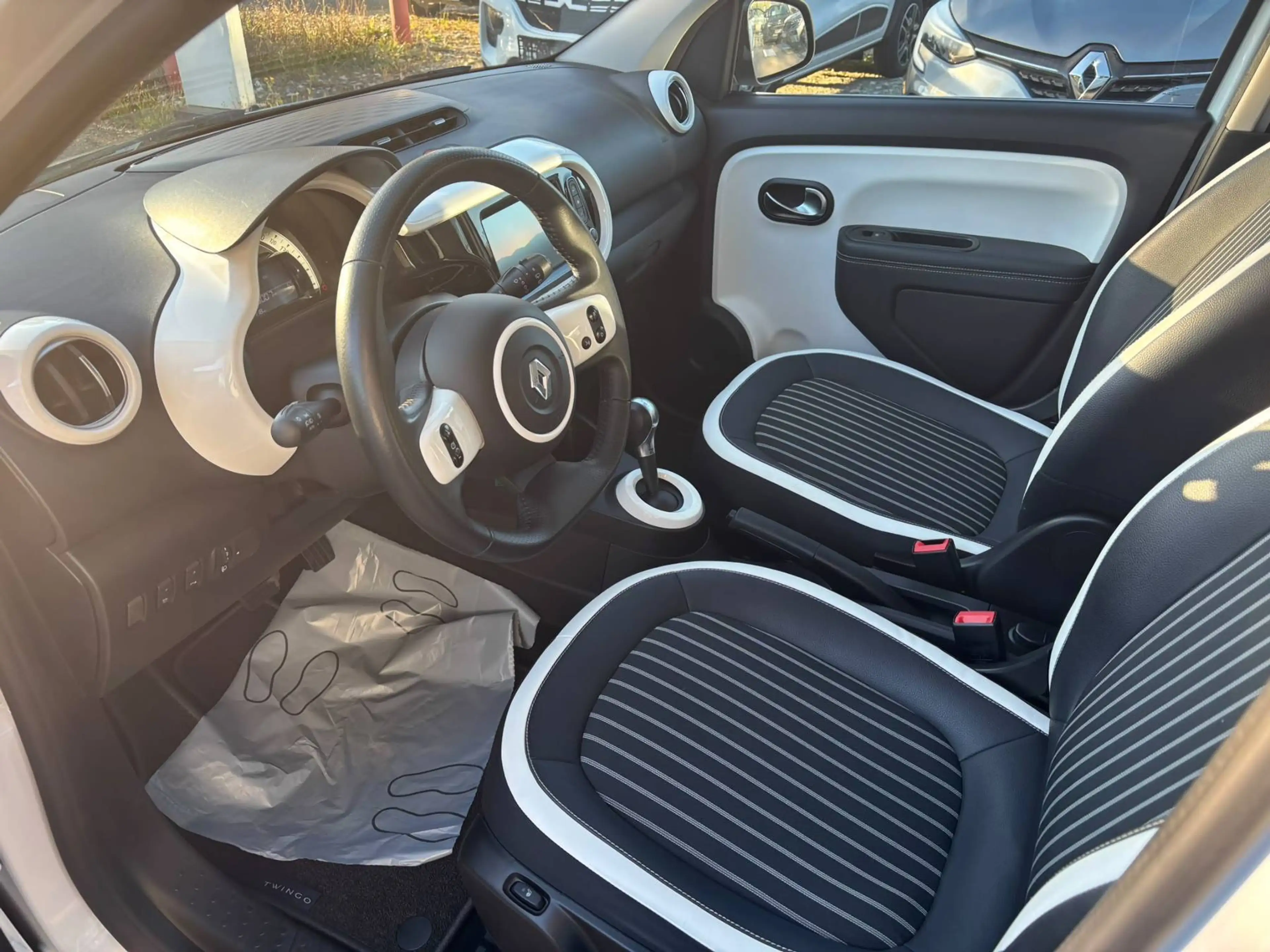 Renault Twingo Electric Intens Electric — photo 9