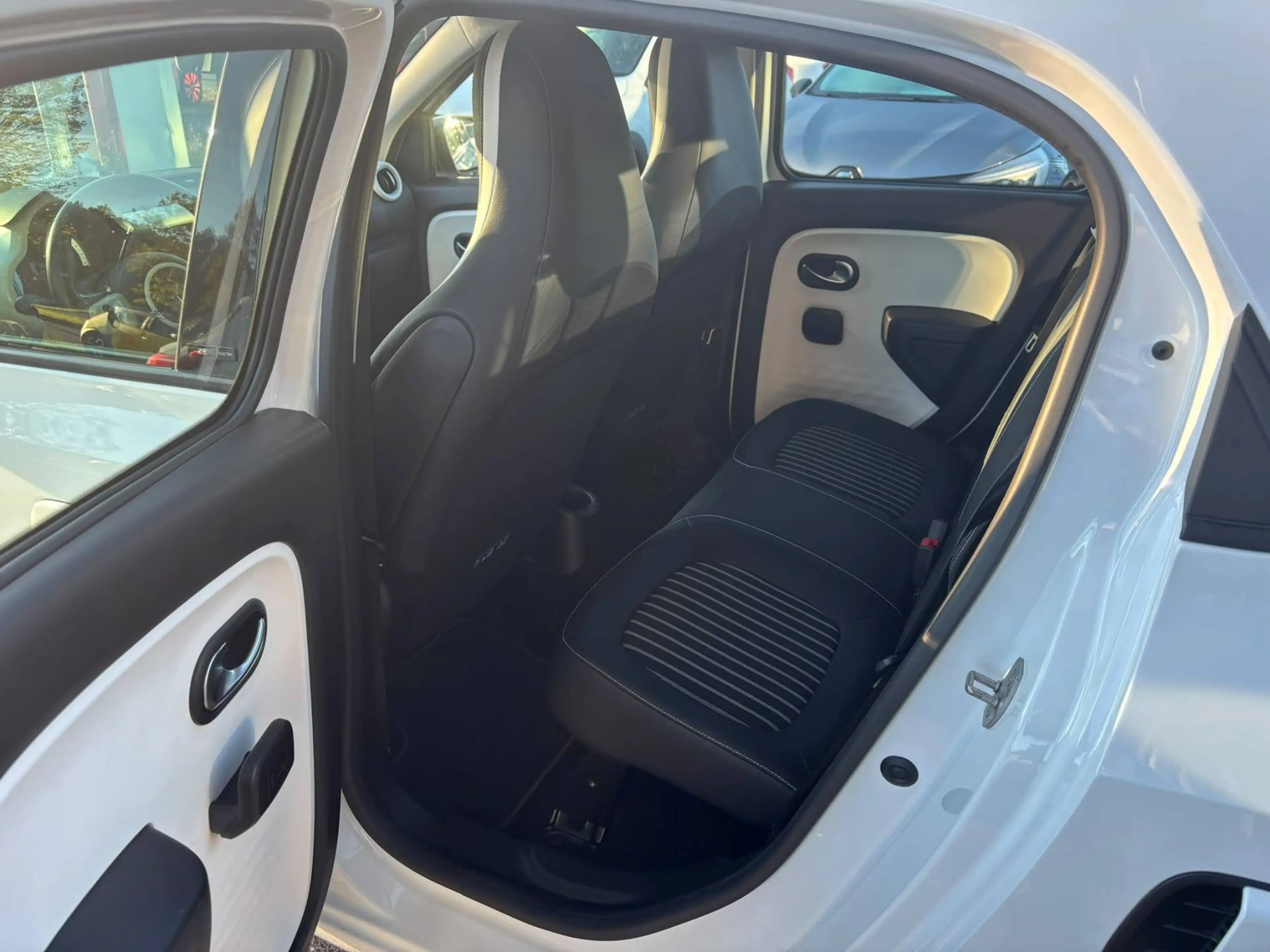 Renault Twingo Electric Intens Electric — photo 8