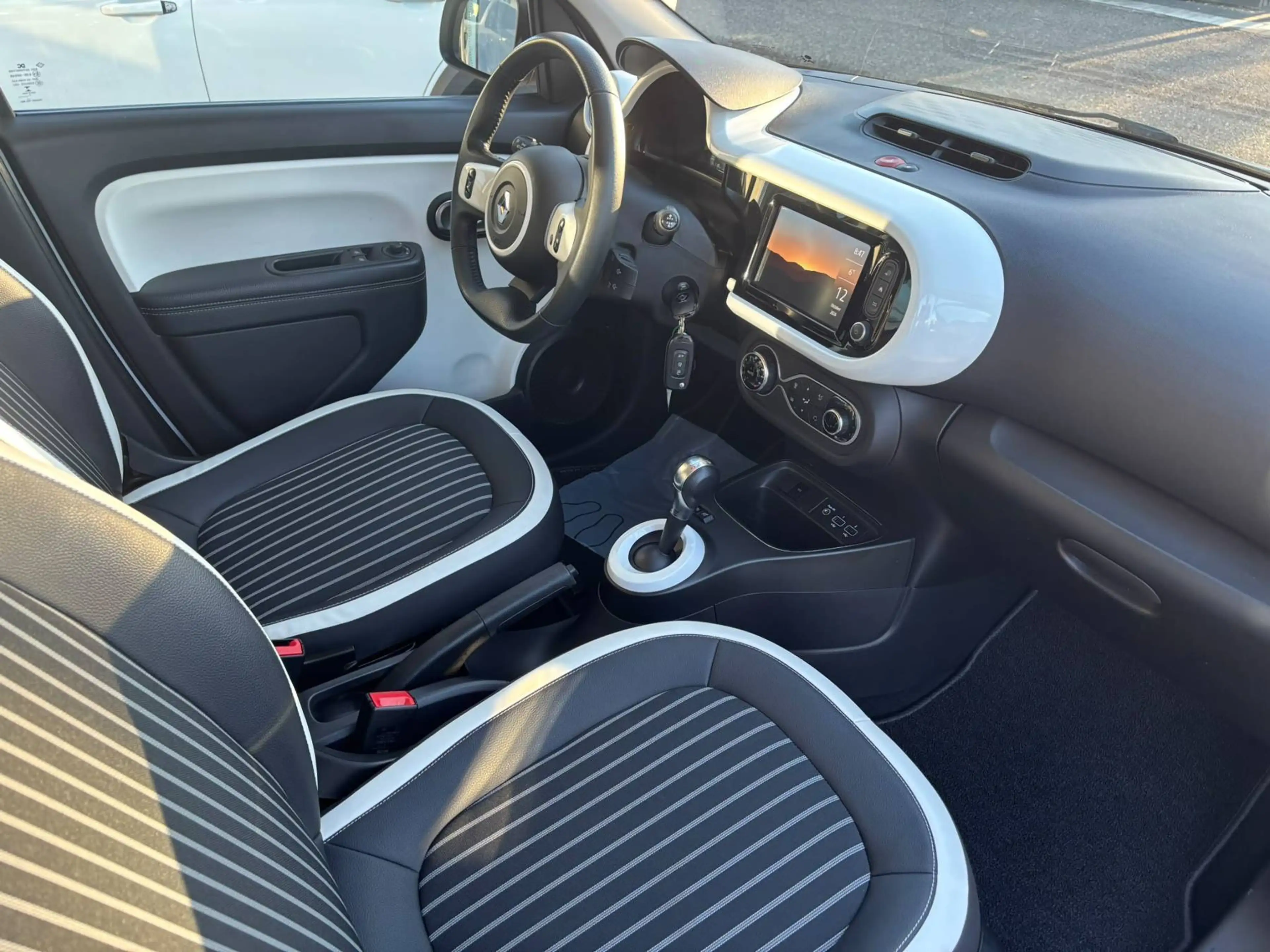 Renault Twingo Electric Intens Electric — photo 11