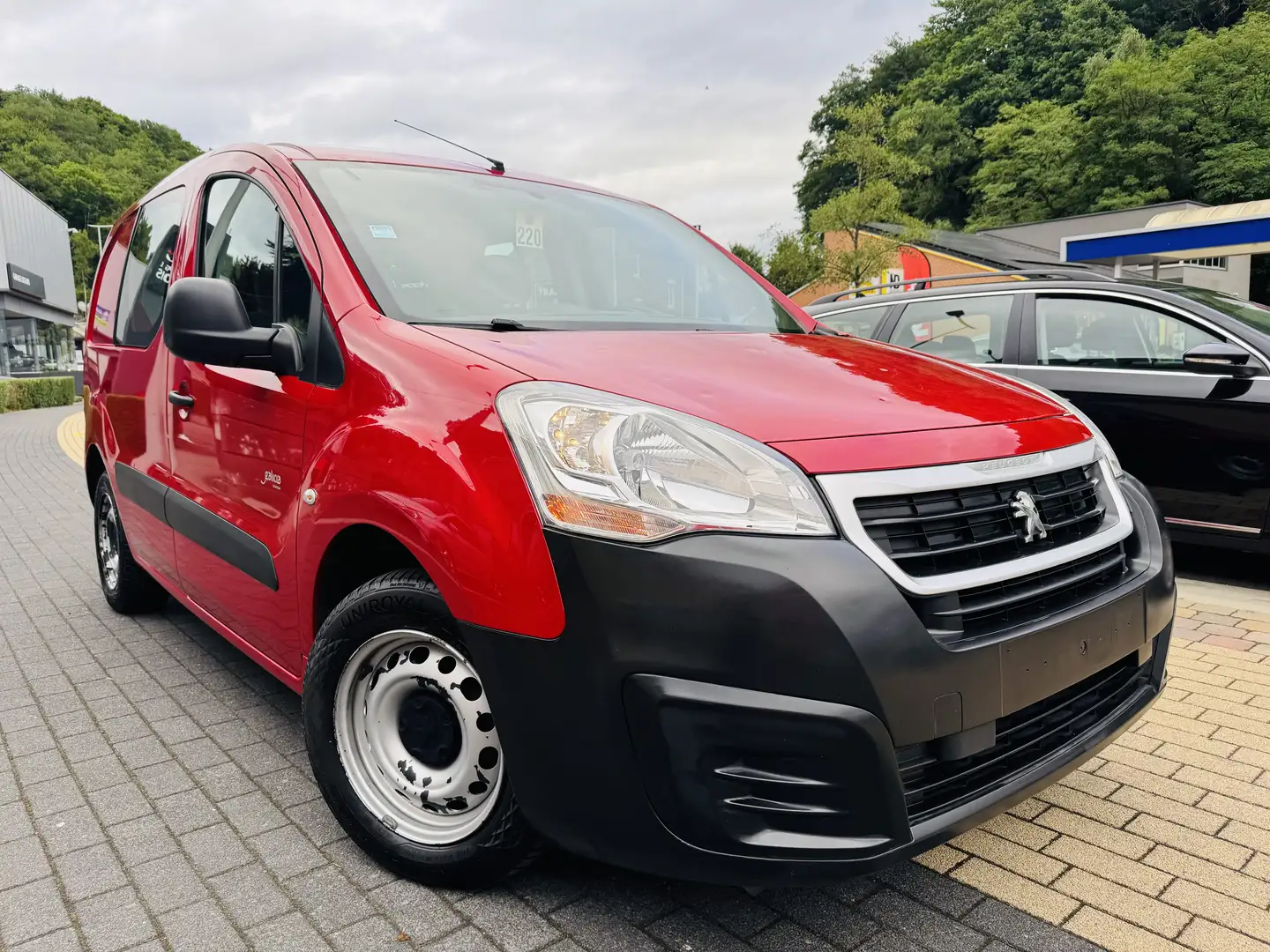 Peugeot Partner Tepee 1.6 BlueHDi Access Rouge - 2