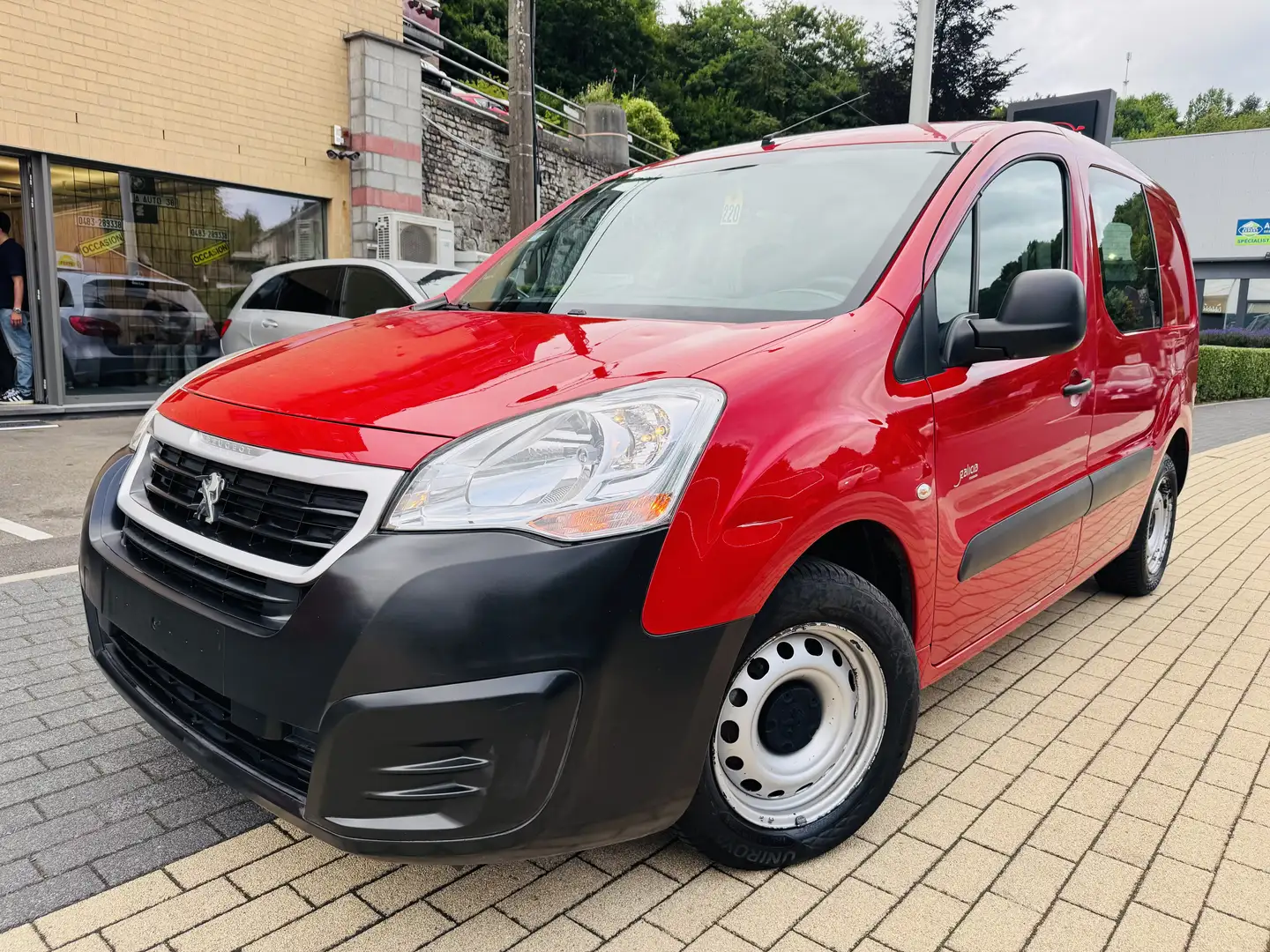 Peugeot Partner Tepee 1.6 BlueHDi Access Rouge - 1