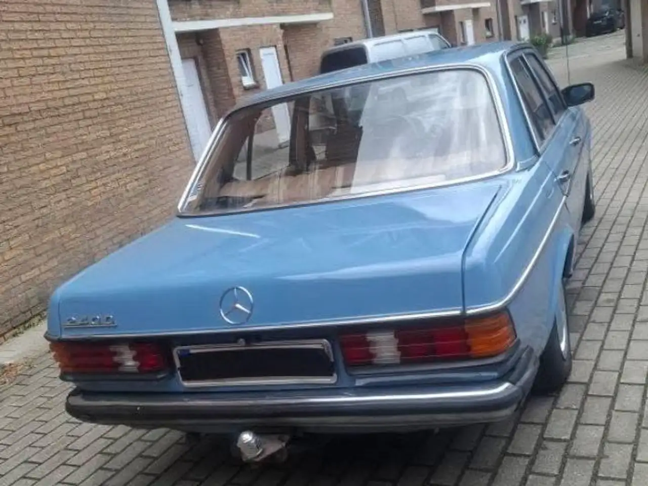 Mercedes-Benz 240, foto 8