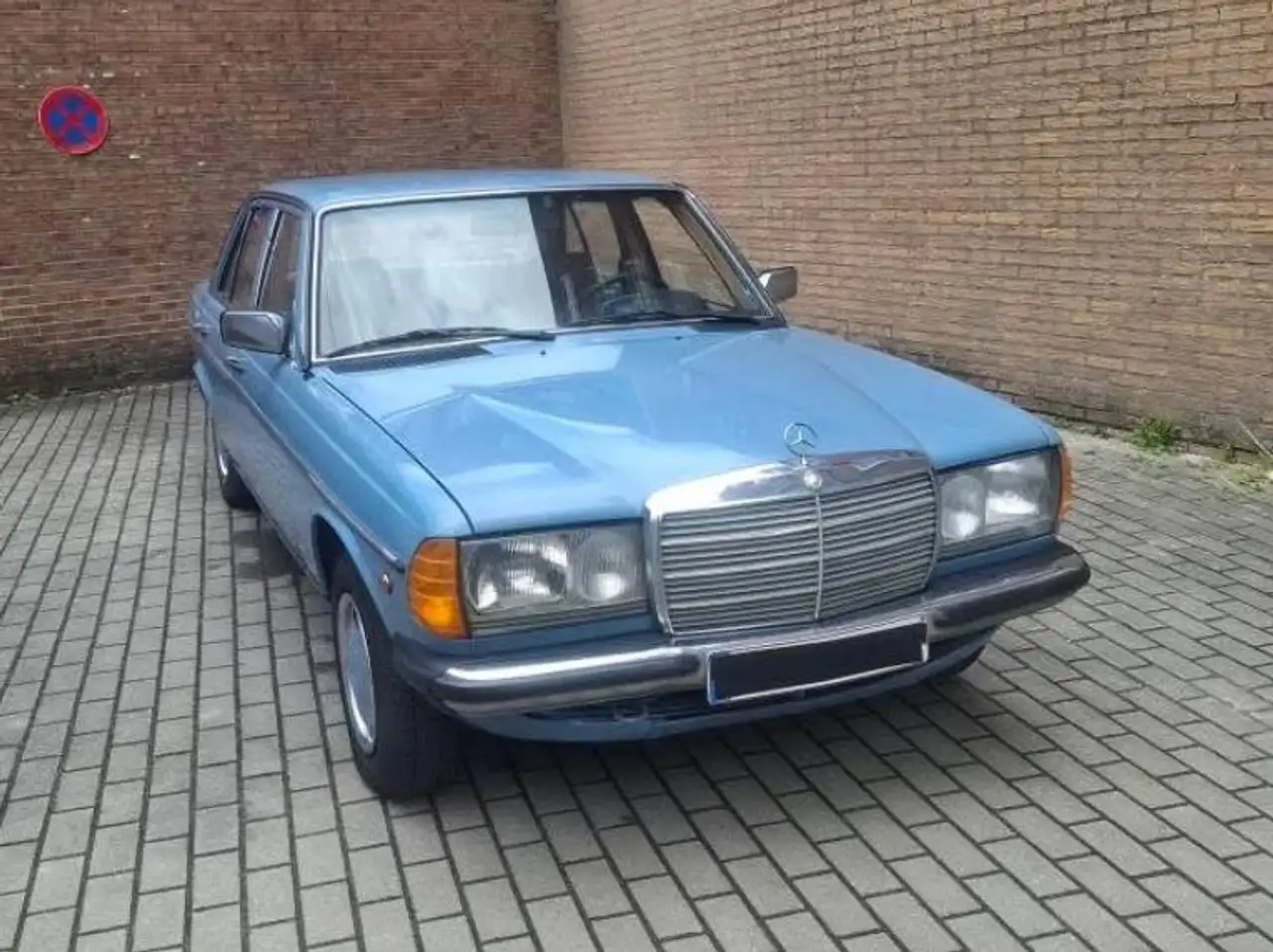 Mercedes-Benz 240, foto 5
