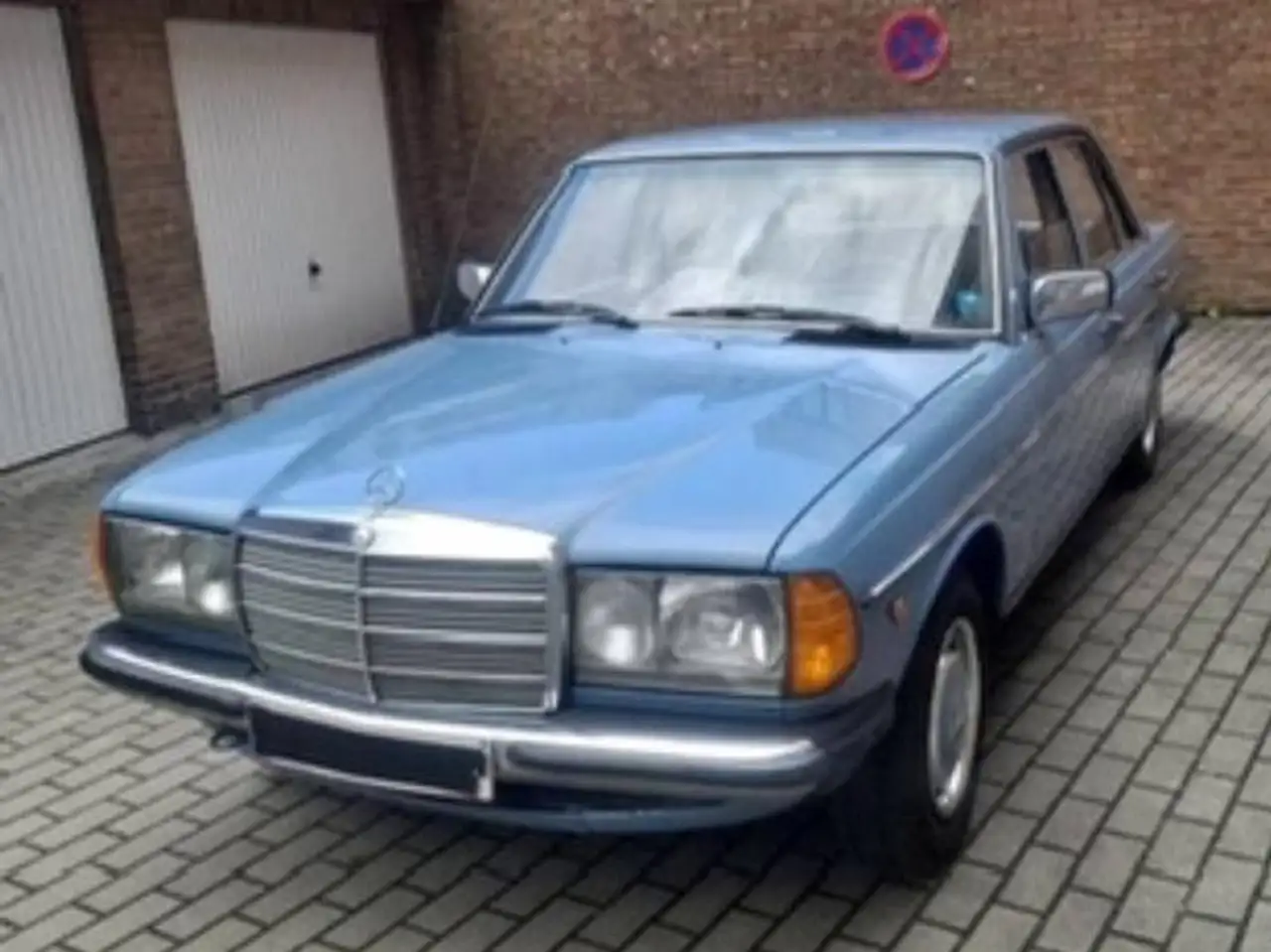 Mercedes-Benz 240, foto 6