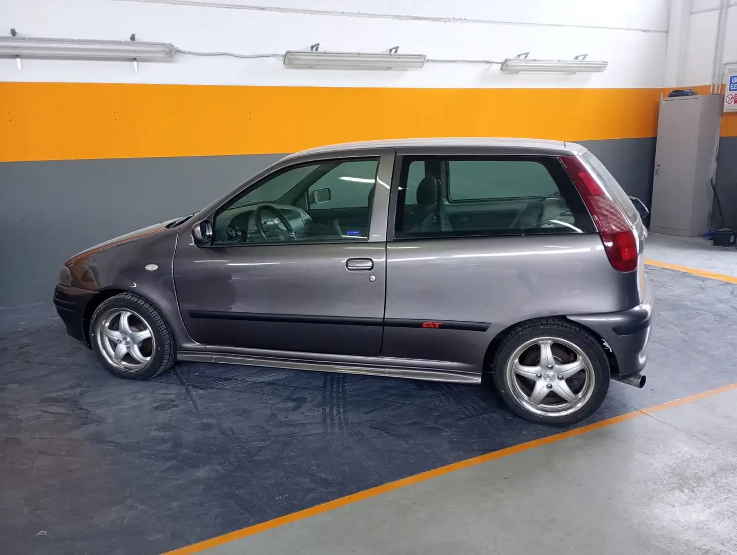 Fiat Punto Punto I 1993 3p 1.4 GT c/airbag Gris - 1