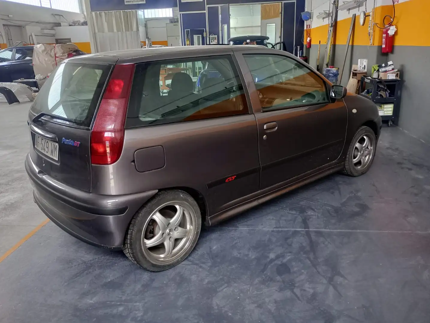 Fiat Punto Punto I 1993 3p 1.4 GT c/airbag Gris - 2