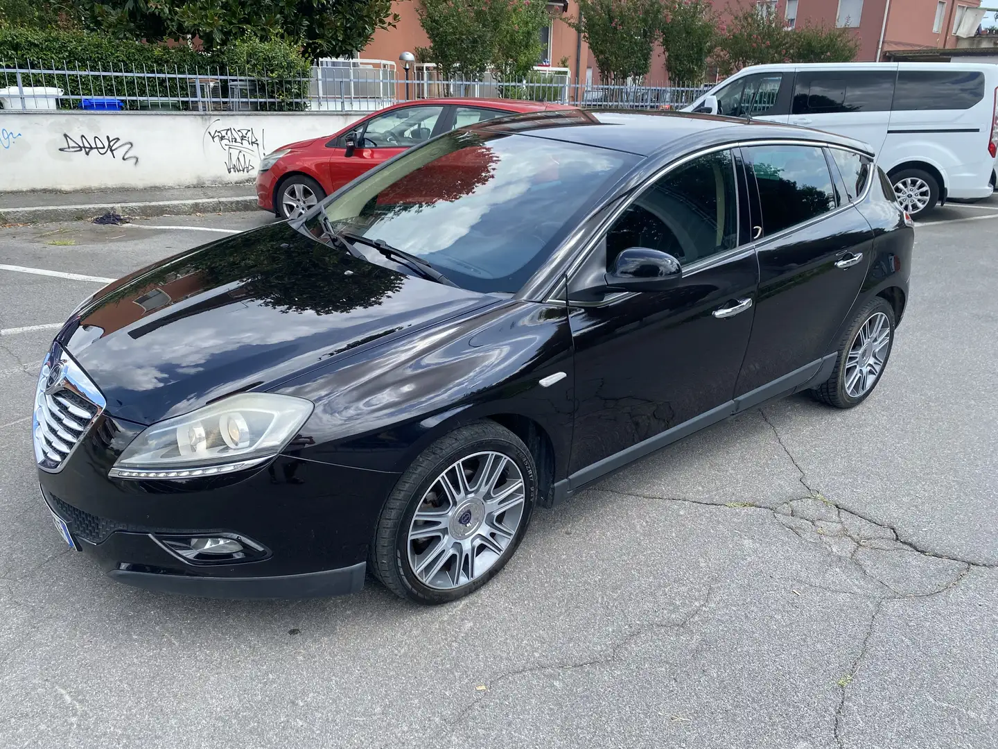 Lancia Delta 1.6 mjt  120cv dpf Noir - 1