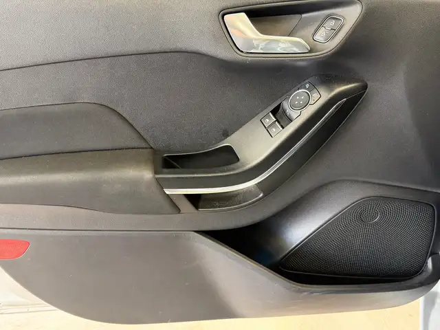 Ford Fiesta view 14