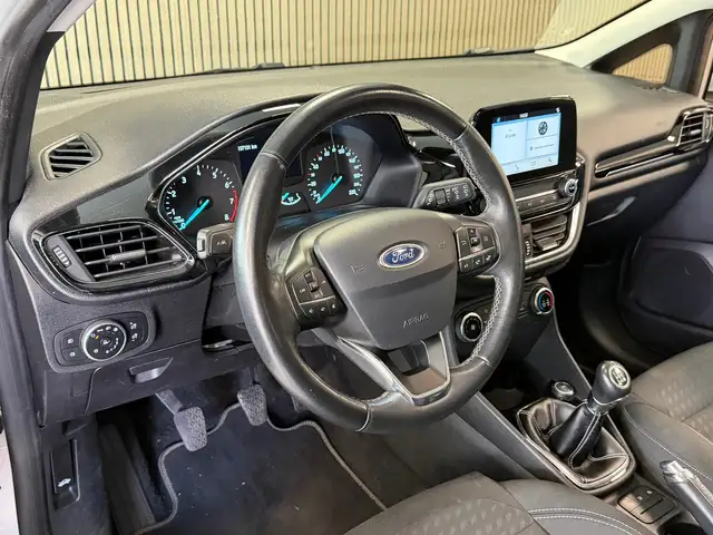 Ford Fiesta view 12