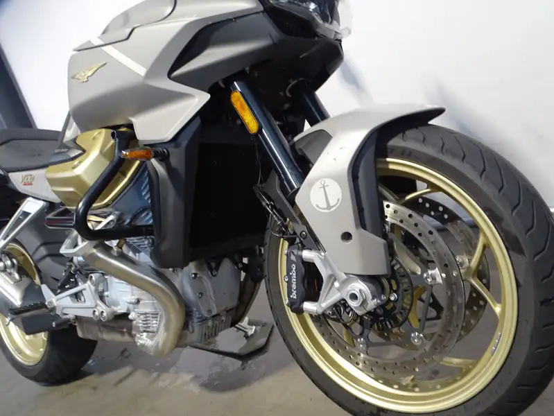 Moto Guzzi V 100 - foto 6