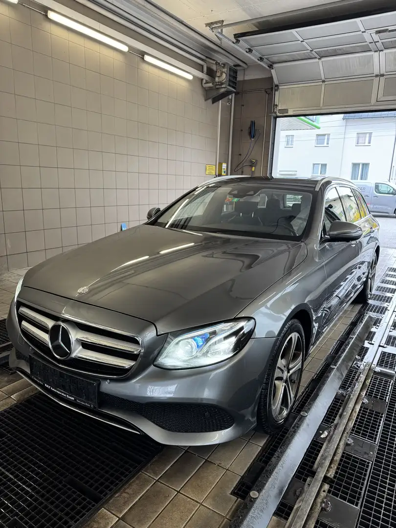 Mercedes-Benz E 400 T 4MATIC Exclusive Aut. - 1